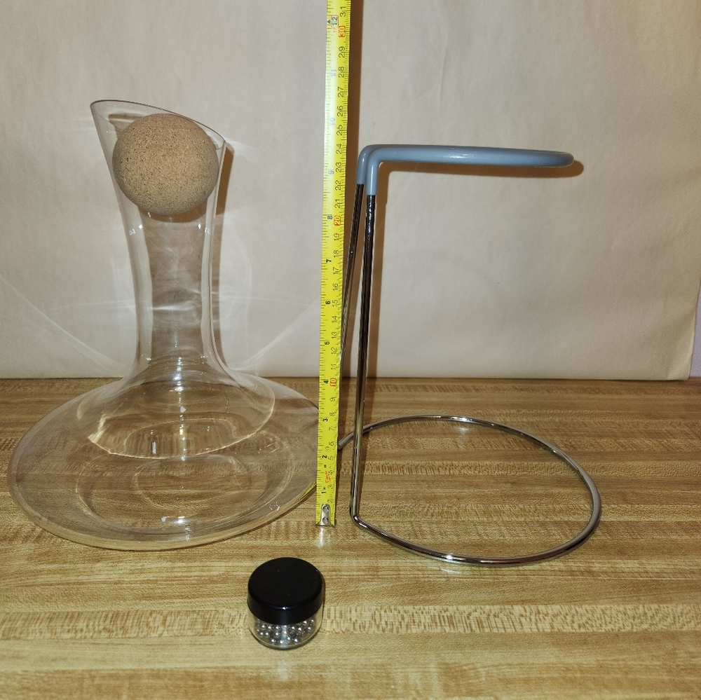 Glass Decanter with Stand and Stopper - Picture 5 of 7